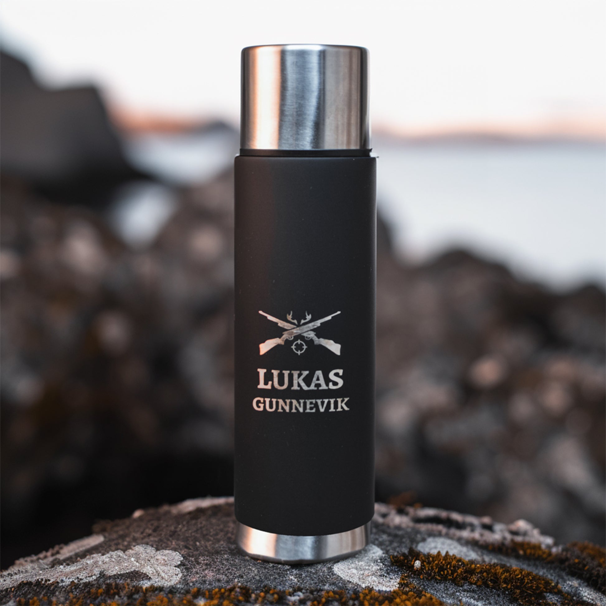 Elegant termos med personlig text – praktisk och uppskattad julklapp till pappa