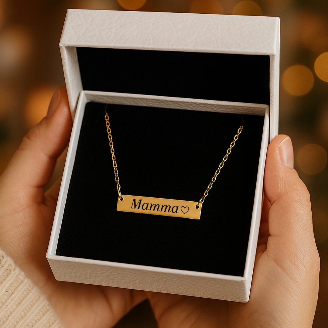 Personligt halsband med namn – romantisk och minnesvärd present till flickvän eller mamma. Eller julklapp.
