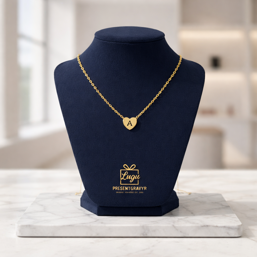 HJÄRTHALSBAND MED PERSONLIG GRAVYR