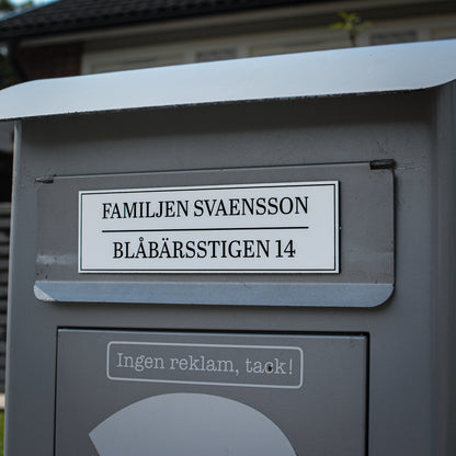 BREVLÅDESKYLT MED PERSONLIG GRAVYR