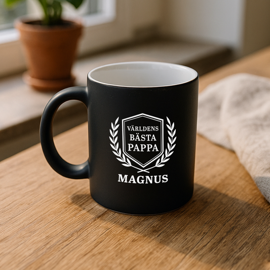 KAFFEMUGG MED PERSONLIG GRAVYR