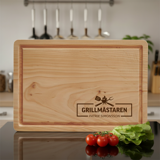 SKÄRBRÄDA MED PERSONLIG GRAVYR (AL-TRÄ)