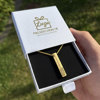 HALSBAND MED GRAVYR – 4 SIDOR