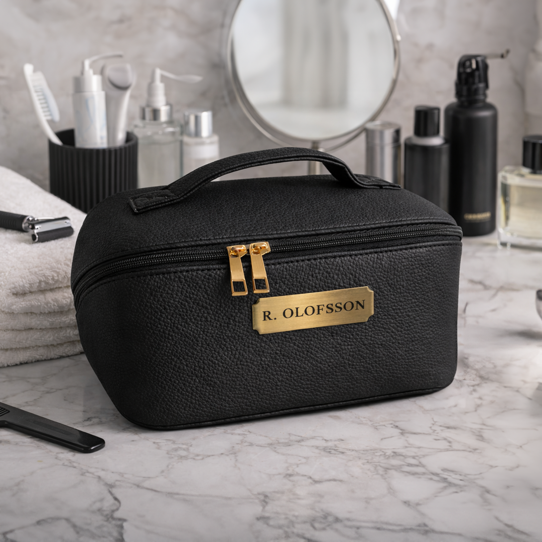 NECESSÄR MED PERSONLIG GRAVYR