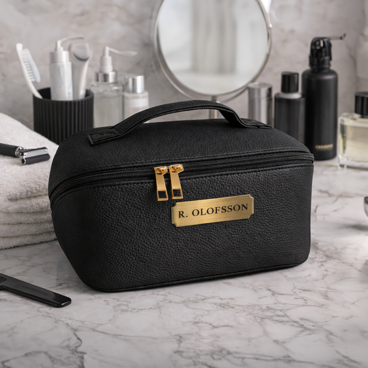 NECESSÄR MED PERSONLIG GRAVYR